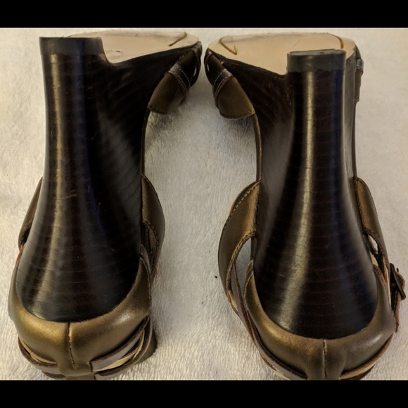 Steve Madden Matte Bronze & Metallic T Strap Wedge - Picture 4 of 6